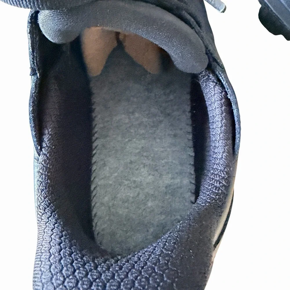 Orthofeet Orthopedic Black 9.5 D Medium Walking Sneakers Shoes -Missing Insoles